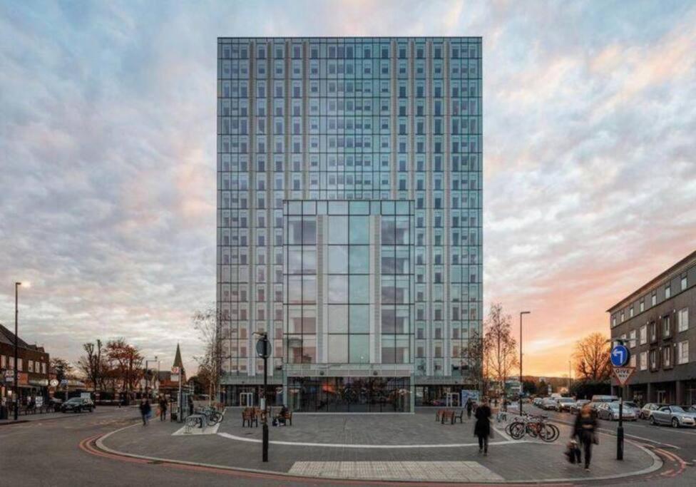 شقة Sleep 7 20 Mins From London Waterloo Bp65 المظهر الخارجي الصورة